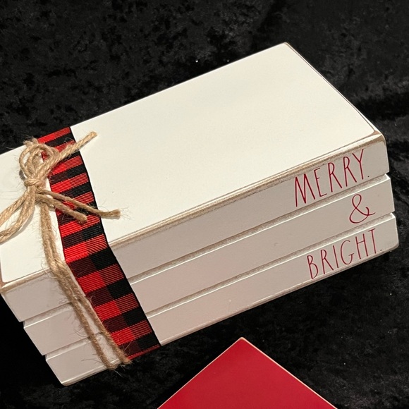 ⭐️BOGO FREE⭐️ NWT Rae Dunn wood “stacked books” - Picture 1 of 4